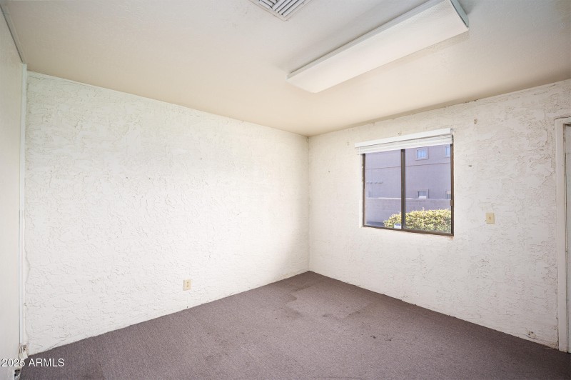 EIland Plaza_Office 3_7