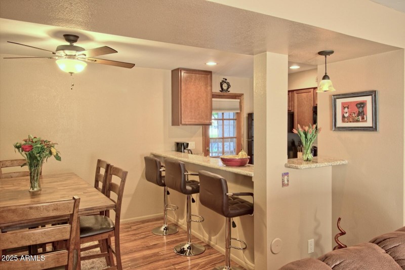 22 kitch half dine bar