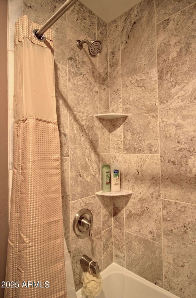 62 guest bath tub detail