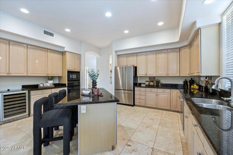 KITCHEN WITH WALK-IN PANTRY