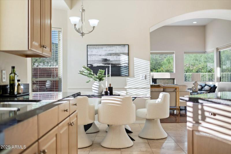 KITCHEN BREAKFAST ROOM