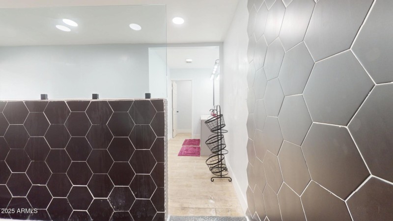 1216-N-66th-Pl-02132025_093323