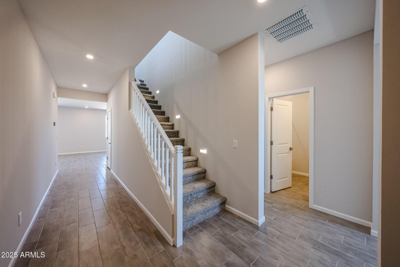 04_Surprise-Arizona_2-story_home-for-sal