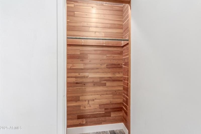 Owner's suite Closet