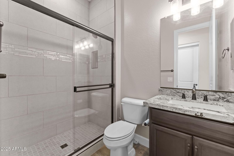 Guest bath w walk-in shower