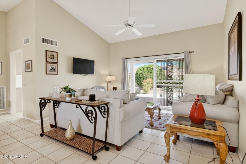 Spacious living room