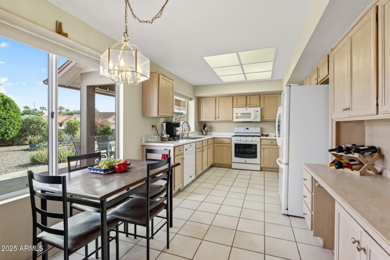 36_13548_W_Pavillion_Dr36_mls