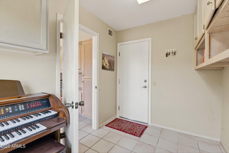 43_13548_W_Pavillion_Dr43_mls