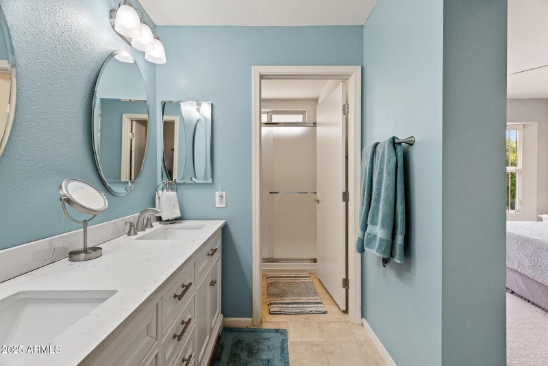 53_13548_W_Pavillion_Dr53_mls