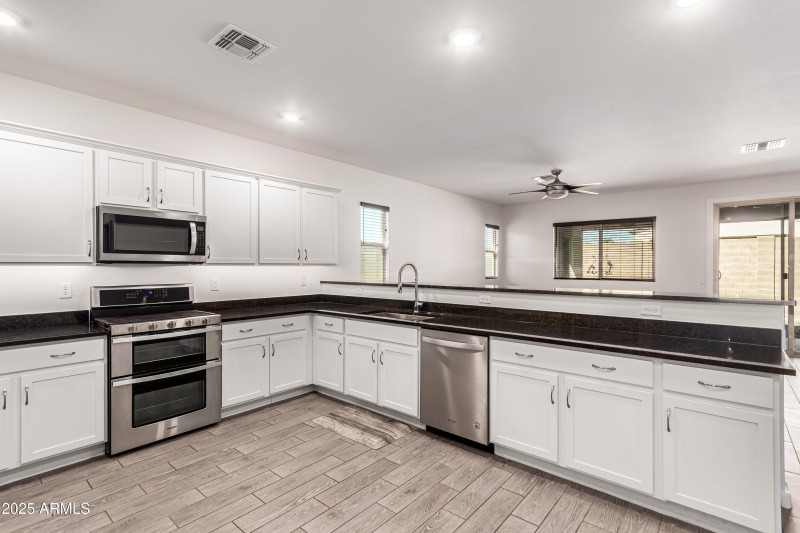 17466 W Echo Ln Kitchen 1