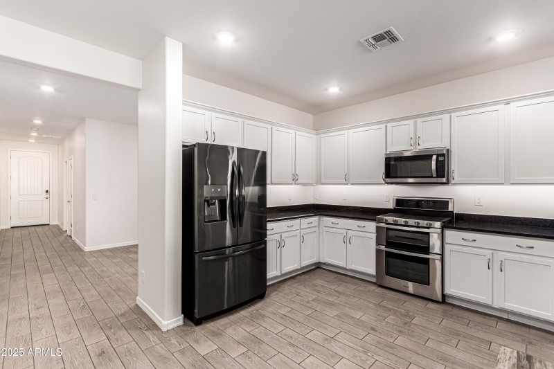 17466 W Echo Ln Kitchen 2