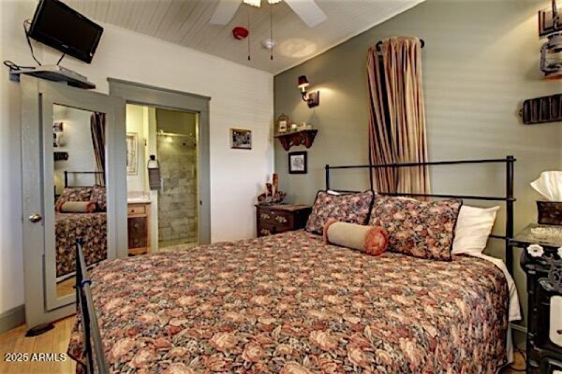 2 bedroom Miner's Suite