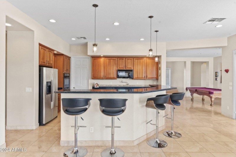 24-web-or-mls-_A749792