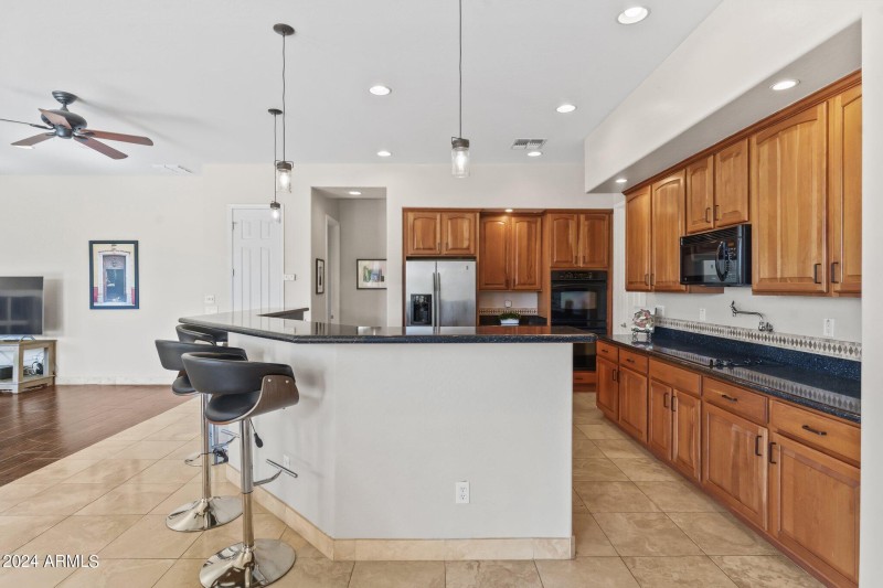 27-web-or-mls-_A749827