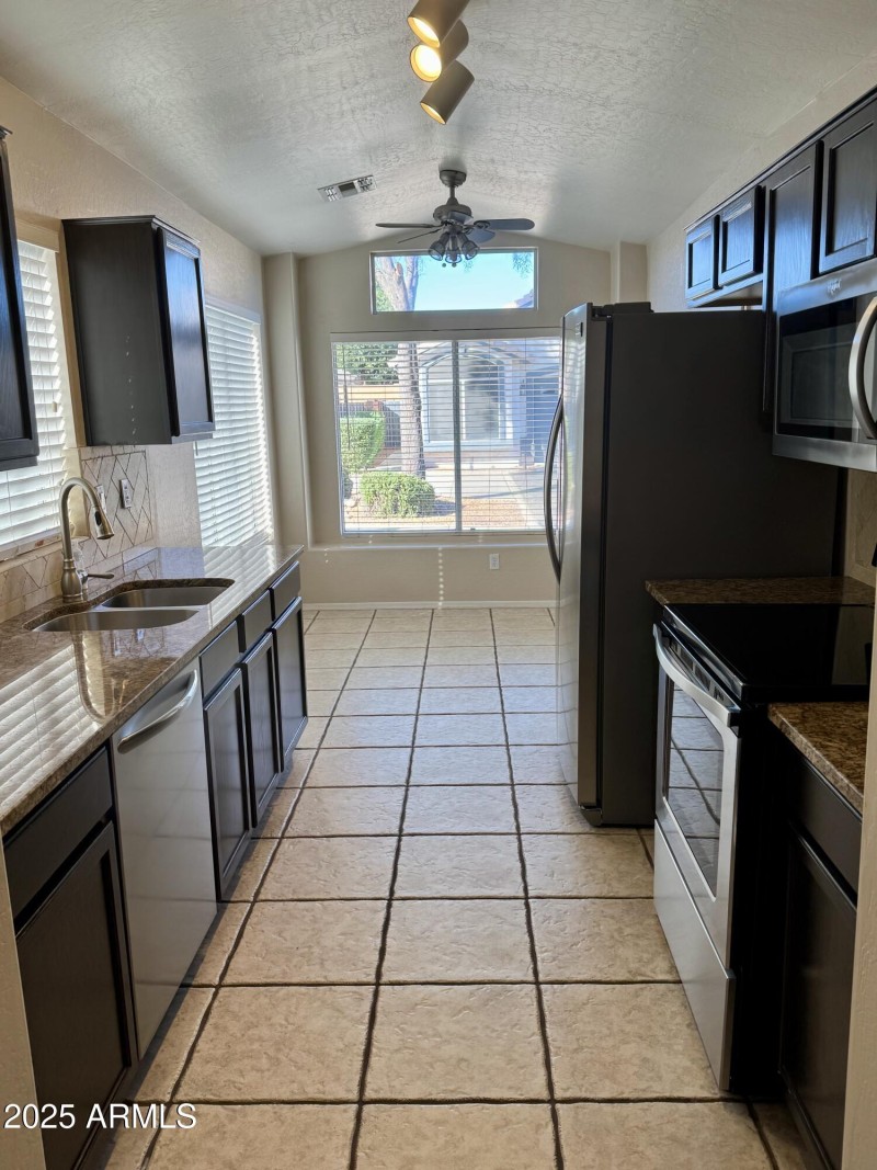 83374B5A-559B-421A-93AD-45817F9C38AC