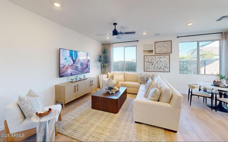 Wildflower-at-Blossom-Rock-Lotus-Living-