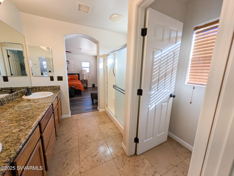 Primary Bathroom (4)