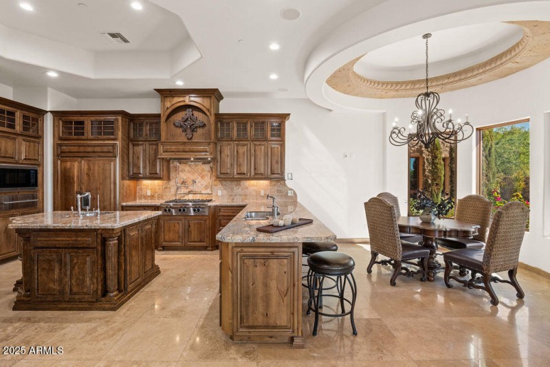 Breakfast Bar and Nook