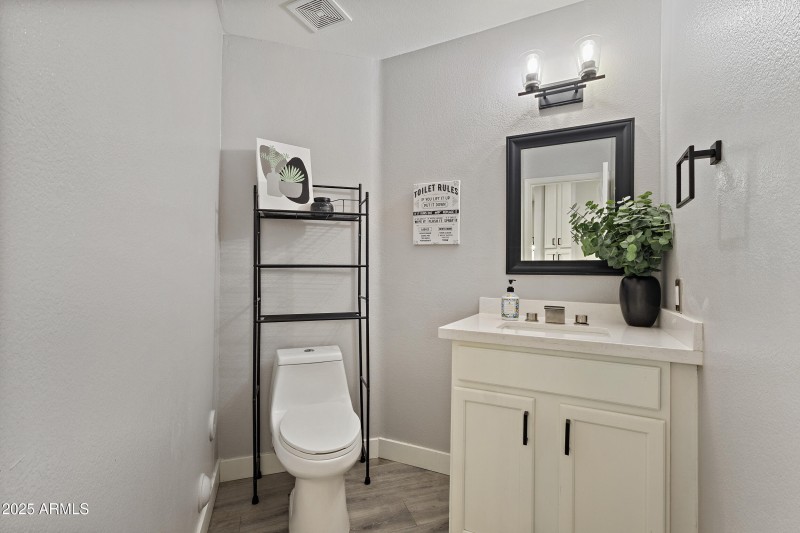 POWDER ROOM