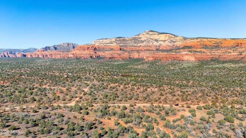 09-DJI_20251106132446_0041_D