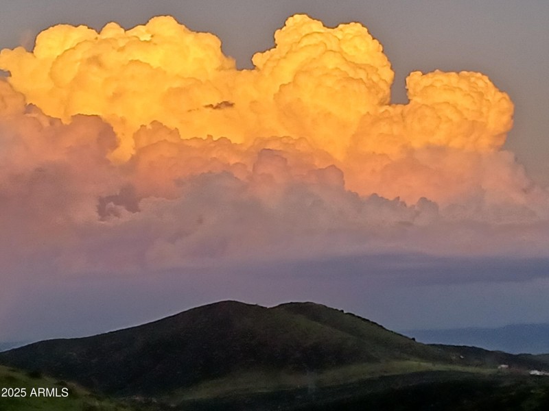 SPECTACULAR SUNSET VIEWS