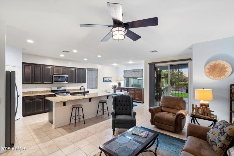 05-Family Room to Kitchen