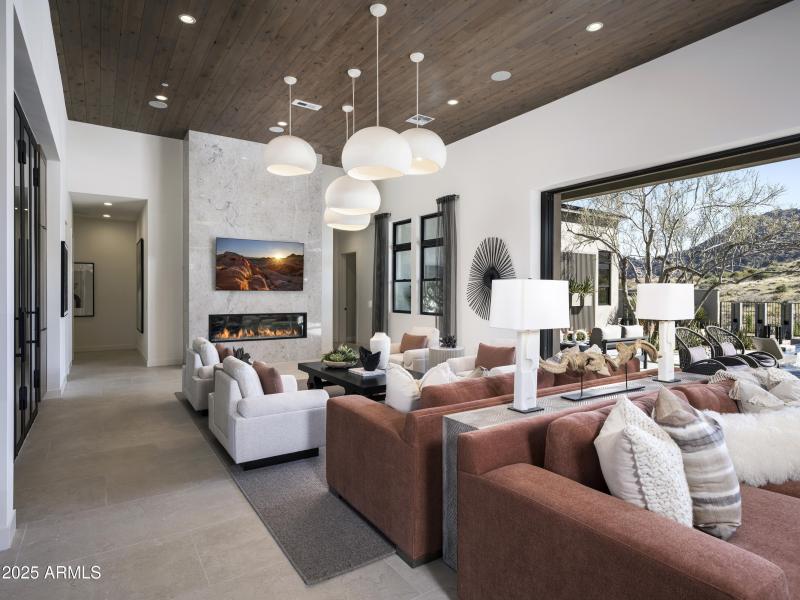 Great Room W Wall Fireplace