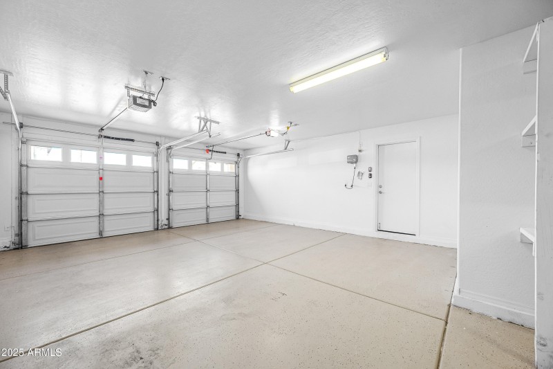 GARAGE EPOXY FLOOR