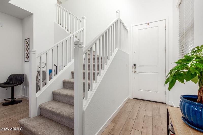 Upgraded Staircase To Bdrms & Loft