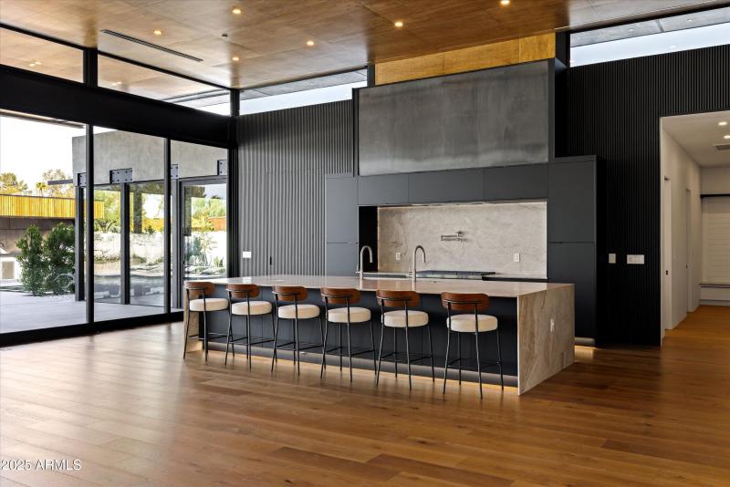 13-6026 E Pershing Dr_13