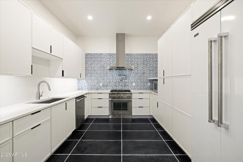 28-6026 E Pershing Dr_28