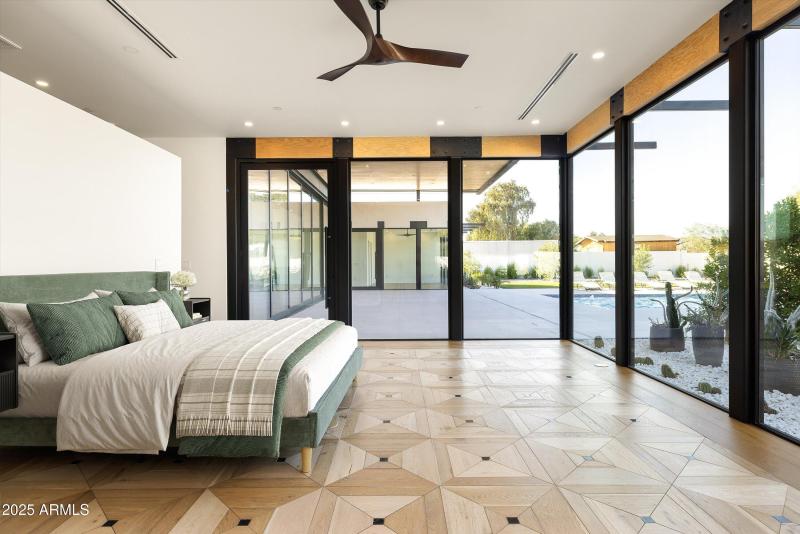 32-6026 E Pershing Dr_32