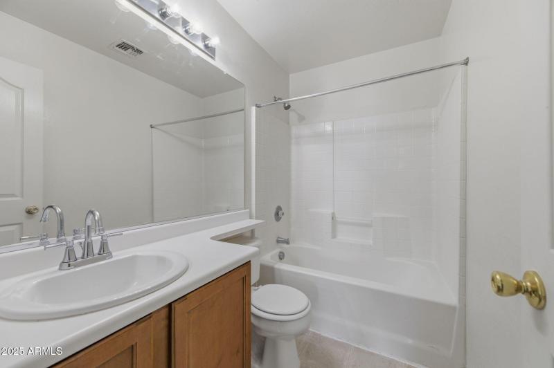 21-web-or-mls-2524 S 89th Lane-21