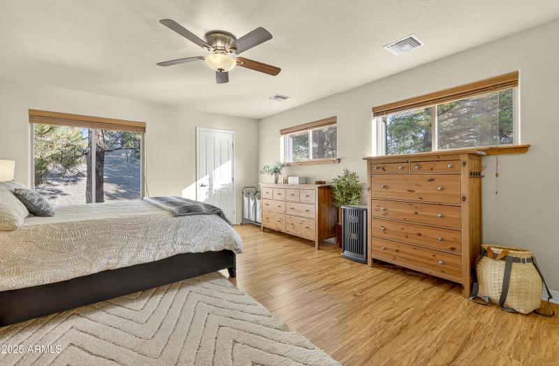 1128 N Flowing Springs Trl