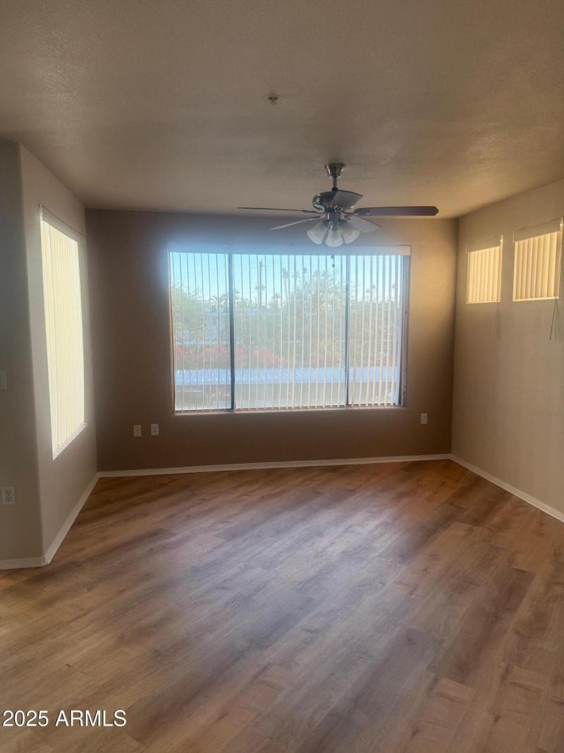 2071 Hawthorne Great Room