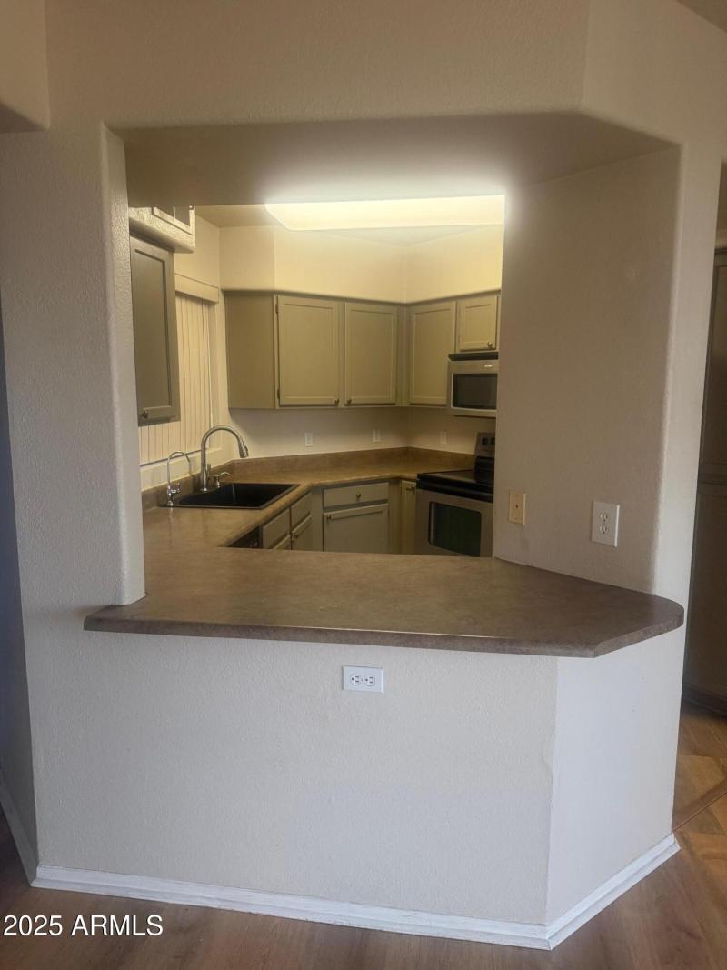 2071 Hawthorne Kitchen