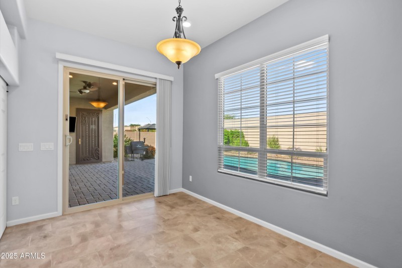 12-20251108-DSC09387