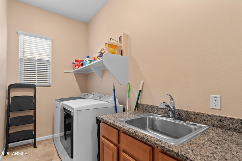 20-20251108-DSC09414