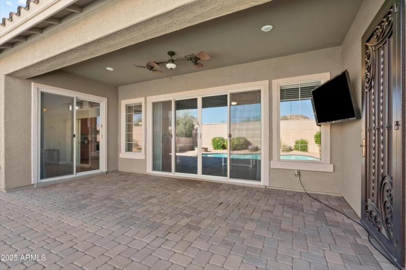 37-20251108-DSC09324