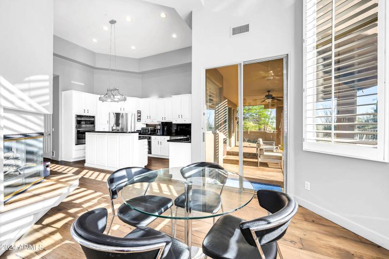 8400 E Dixileta Dr-27