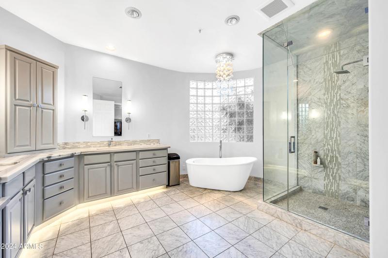 8400 E Dixileta Dr-37