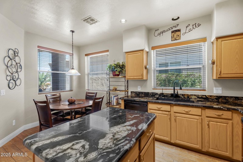 Kitchen - Breakfast Nook