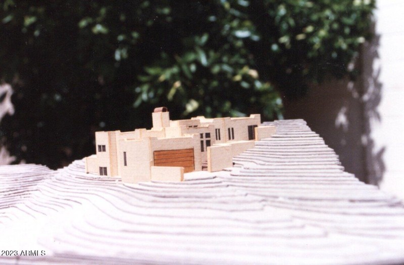 Carriage scale model 3