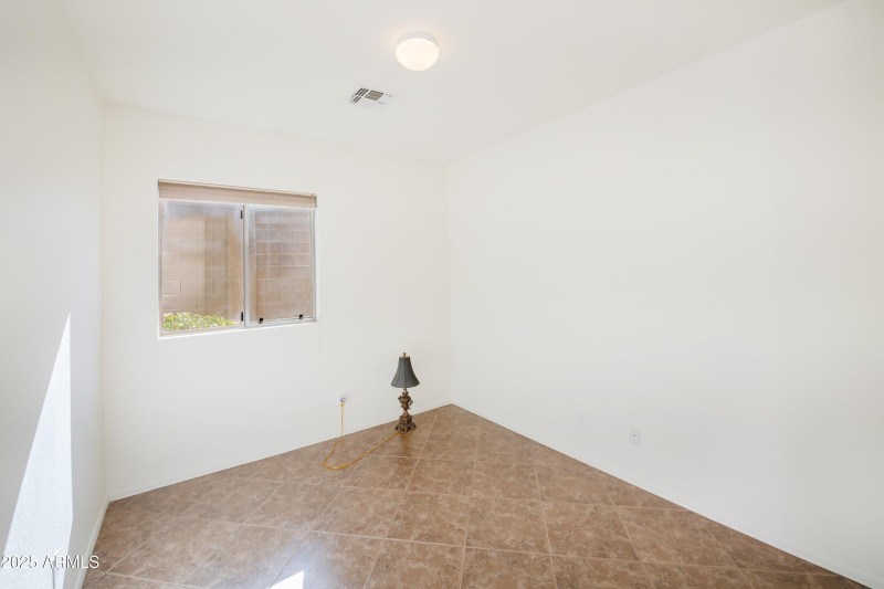 Flex Room or Guest Bedroom