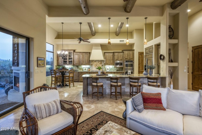 Gourmet Kitchen W Island Seating