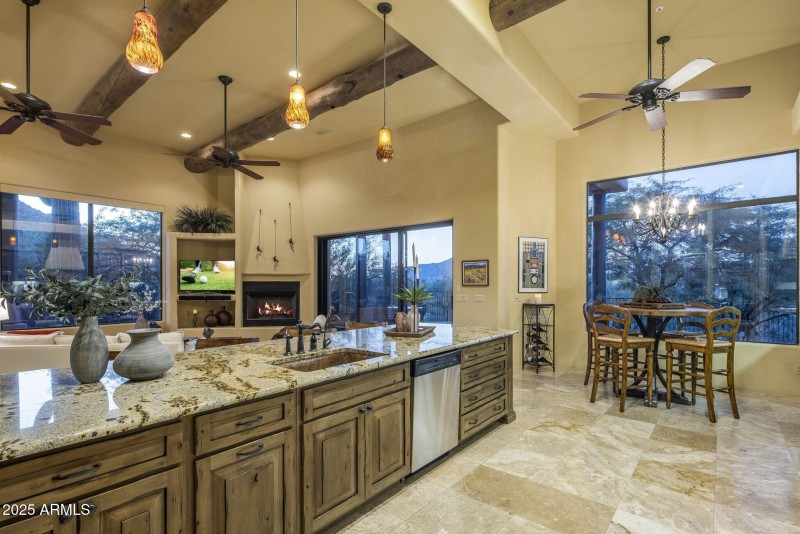 Breakfast Nook with Desert Views