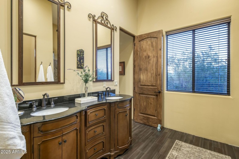 Spacious Dual Vanities