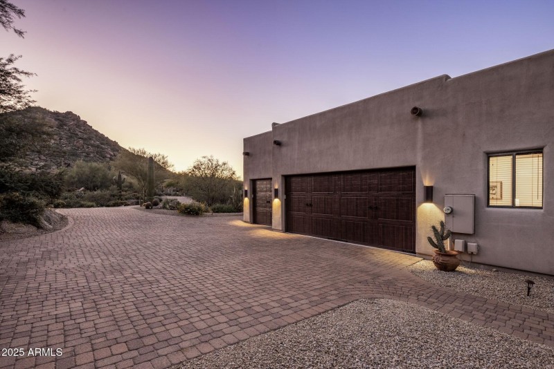 Oversized 3-Car Garage
