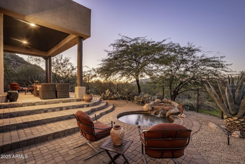 Heated Spa W Boulder Waterfall