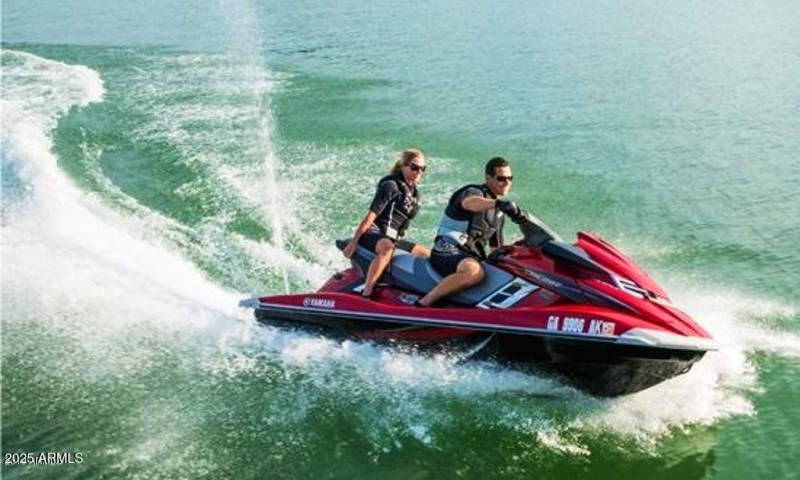 Minutes from Bartlett Lake